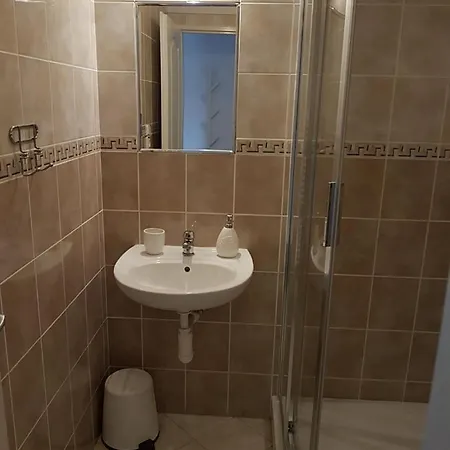 Statek U Dubu Svojetin