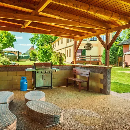 Statek U Dubu Svojetin