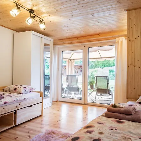 Statek U Dubu Guest house