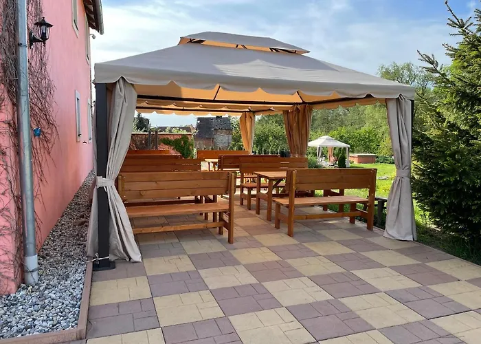 Statek U Dubu Guest house *