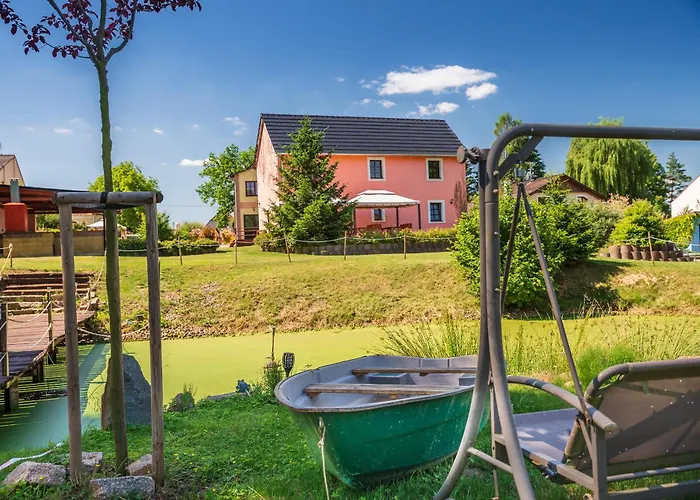 Statek U Dubu Guest house Svojetin